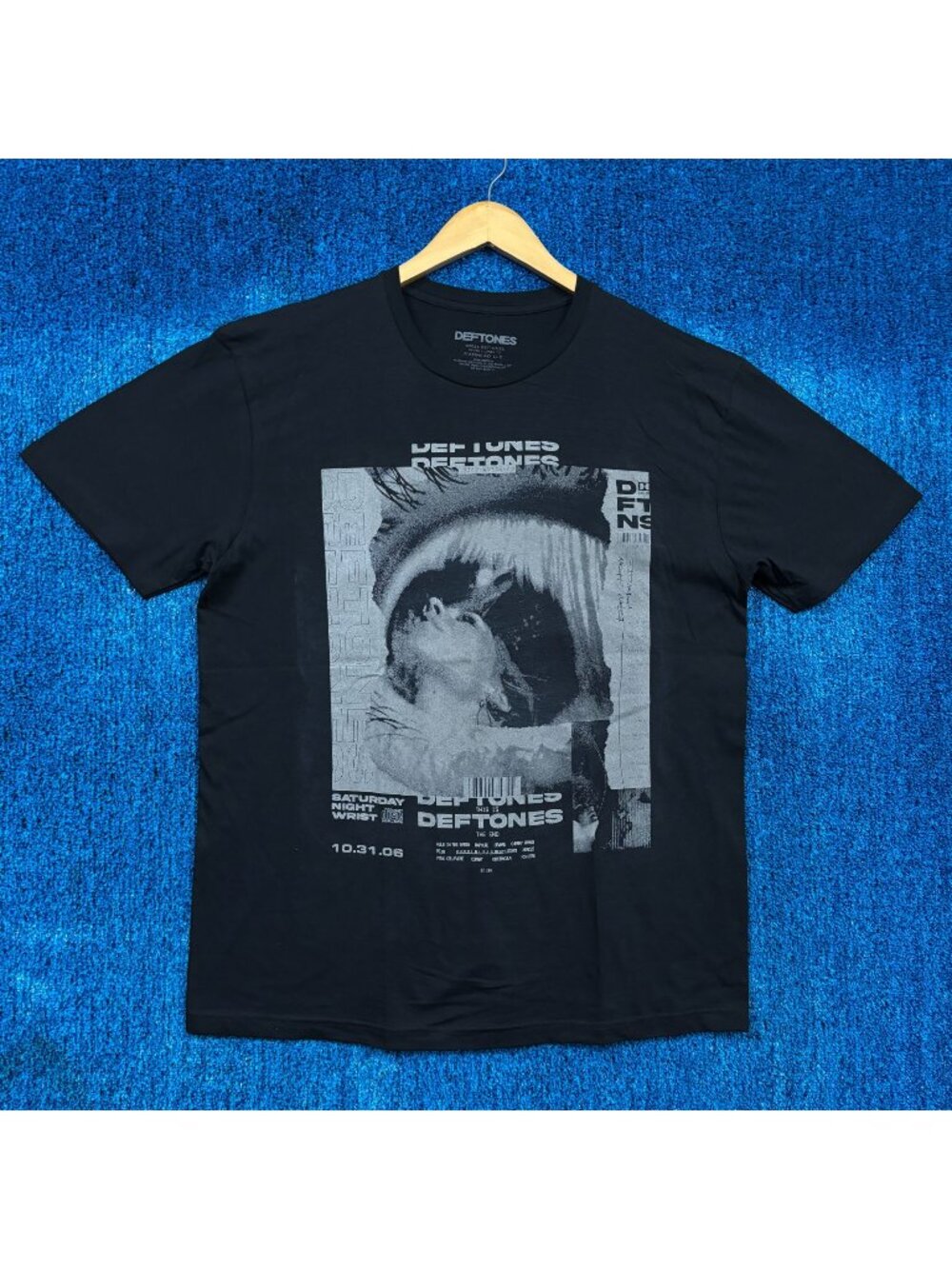 Deftones Saturday Night Wrist Rock T-Shirt Size Large